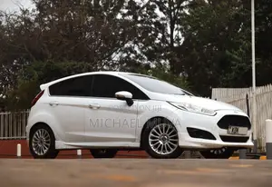 Ford Fiesta SE Hatchback 2016 Pearl