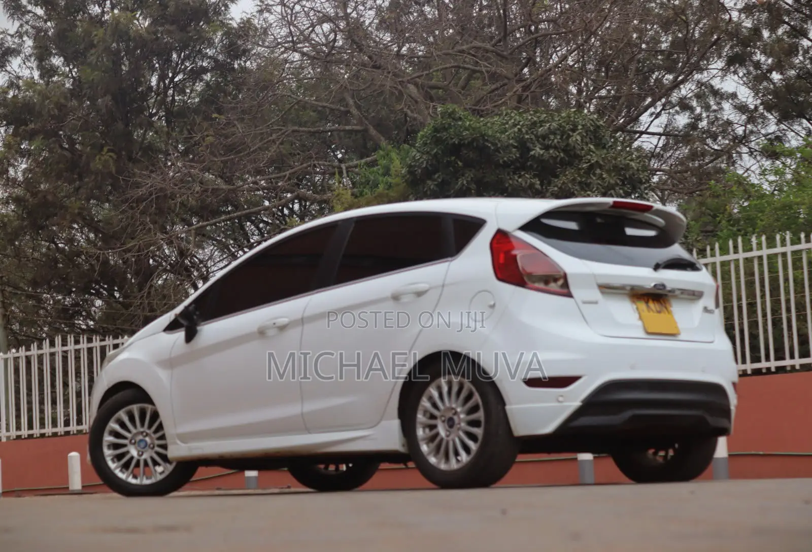 Ford Fiesta SE Hatchback 2016 Pearl