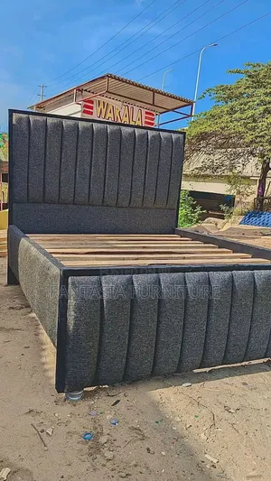 Dark Grey Bed Size 5 by 6 + Free Delivery