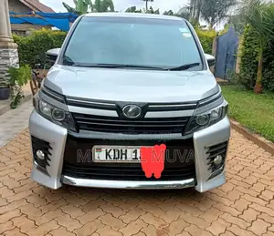 Toyota Noah 2.0 FWD (8 Seater) 2015 Gray