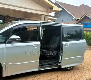 Toyota Noah 2.0 FWD (8 Seater) 2015 Gray