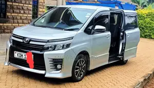 Toyota Noah 2.0 FWD (8 Seater) 2015 Gray