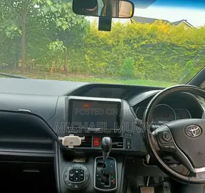 Toyota Noah 2.0 FWD (8 Seater) 2015 Gray