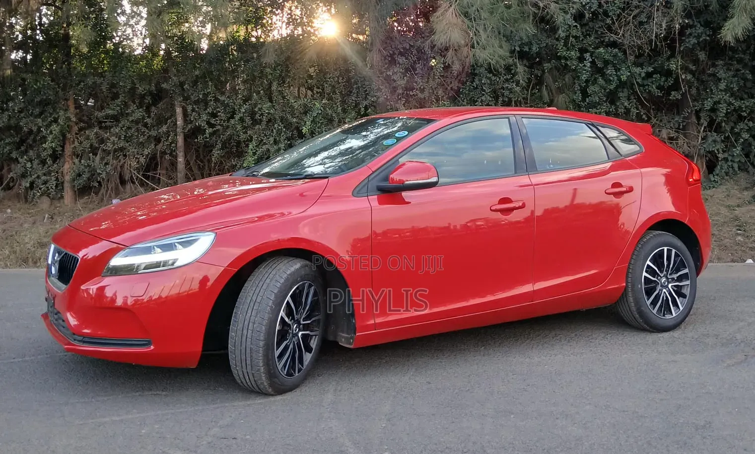 Volvo V40 2018 Red