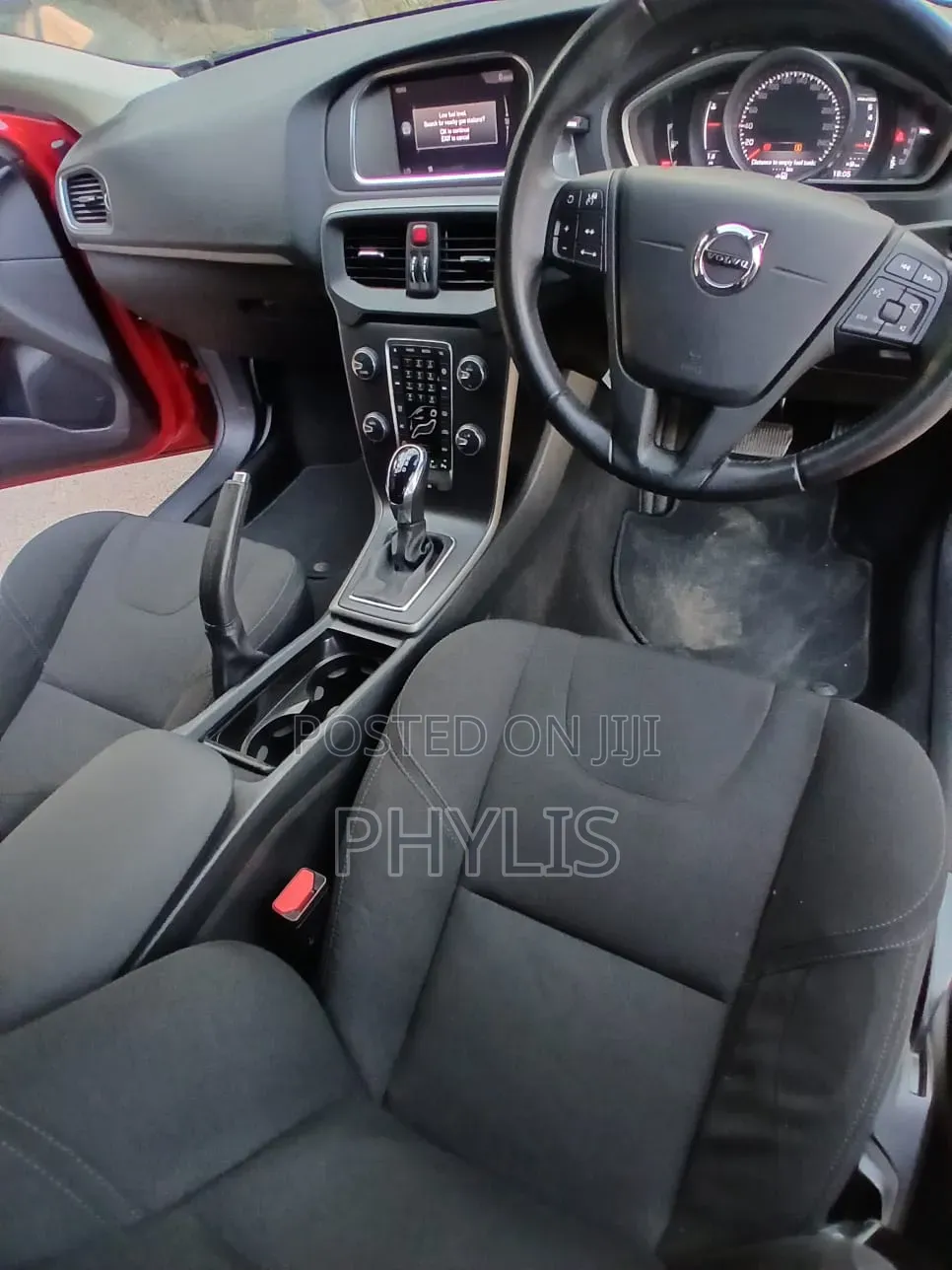 Volvo V40 2018 Red