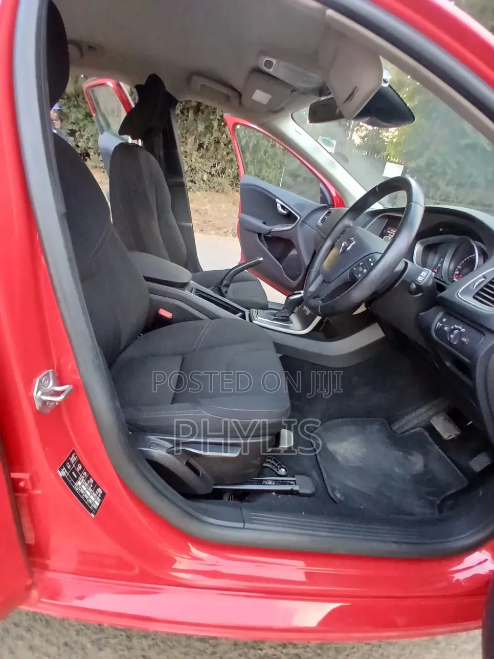 Volvo V40 2018 Red