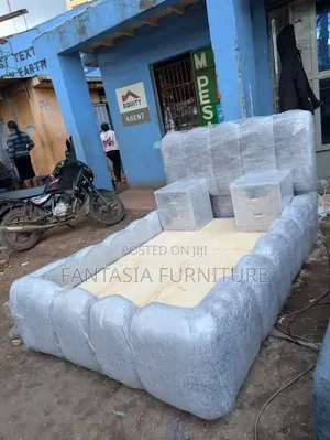 Modern 5 by 6 Grey Bubble Beds