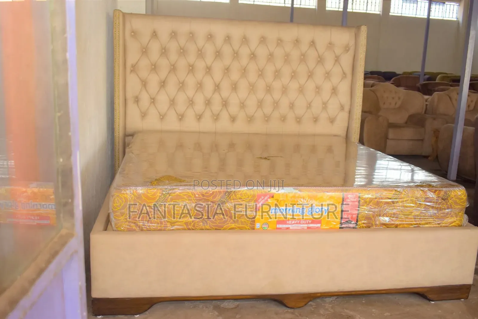5 by 6 Chester Cream Bed