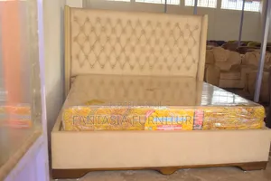 5 by 6 Chester Cream Bed