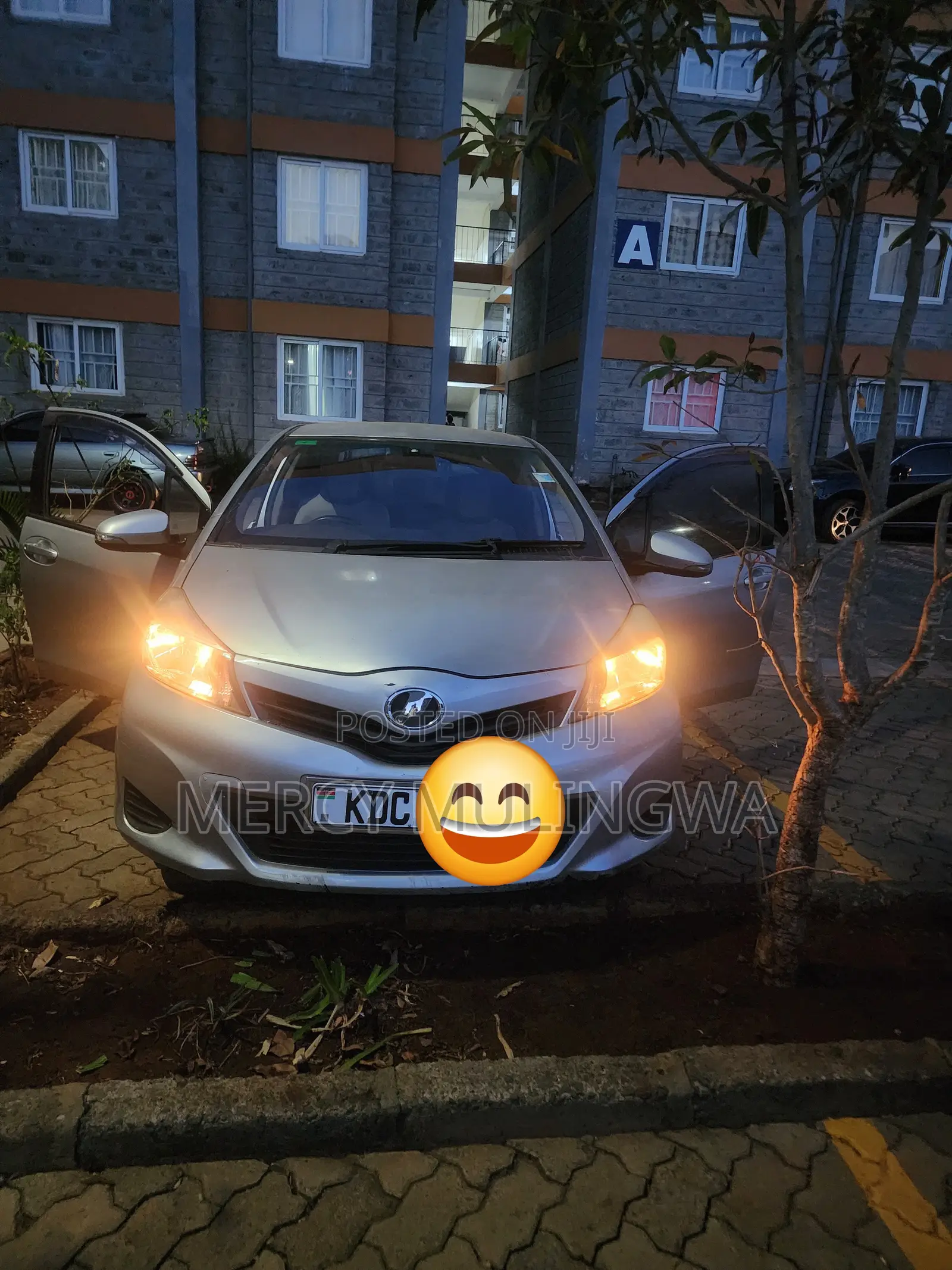 Toyota Vitz 2015 Silver