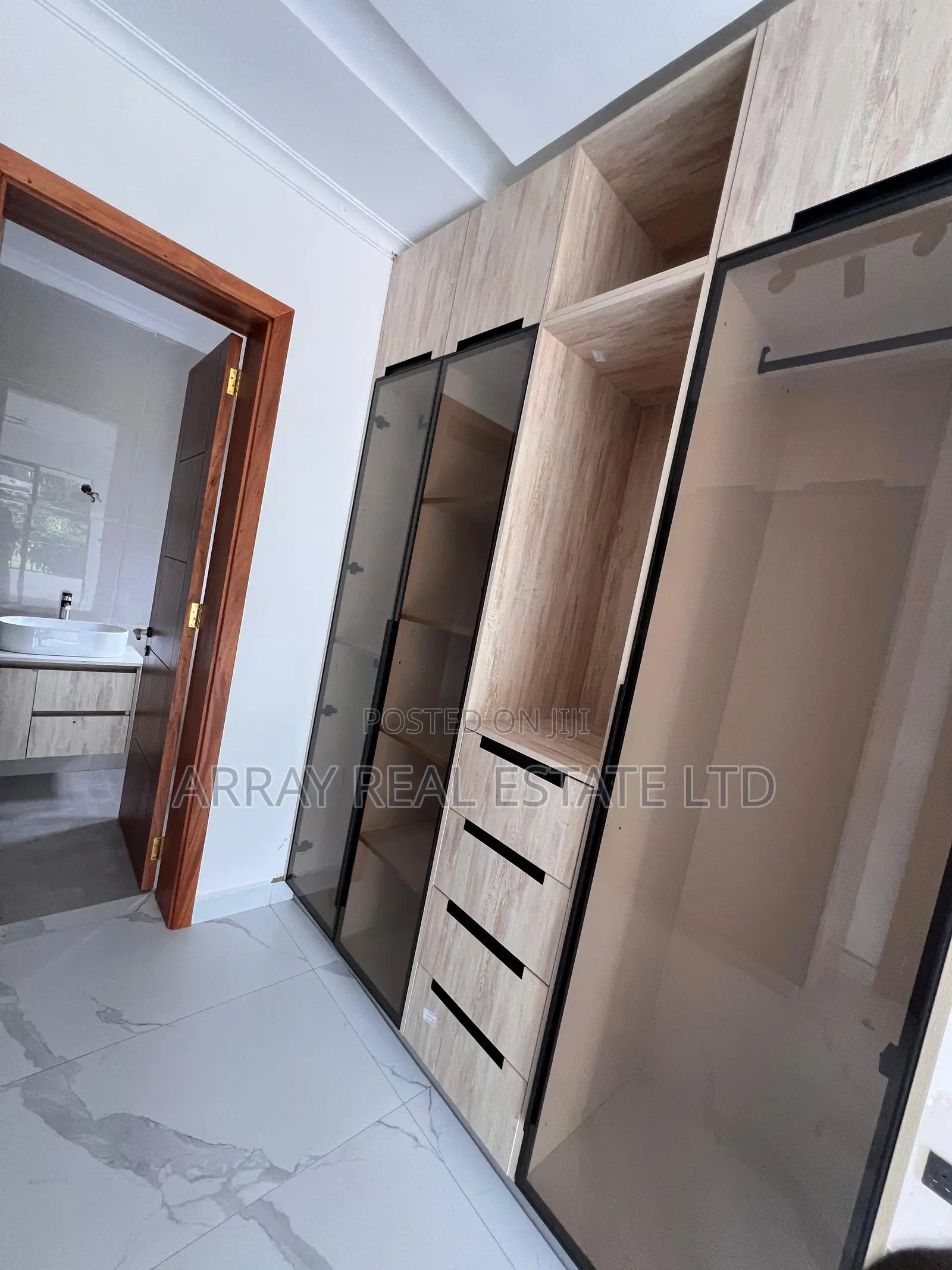 4bdrm Maisonette in 4,5,6 Bedrooms, Muthiga for sale