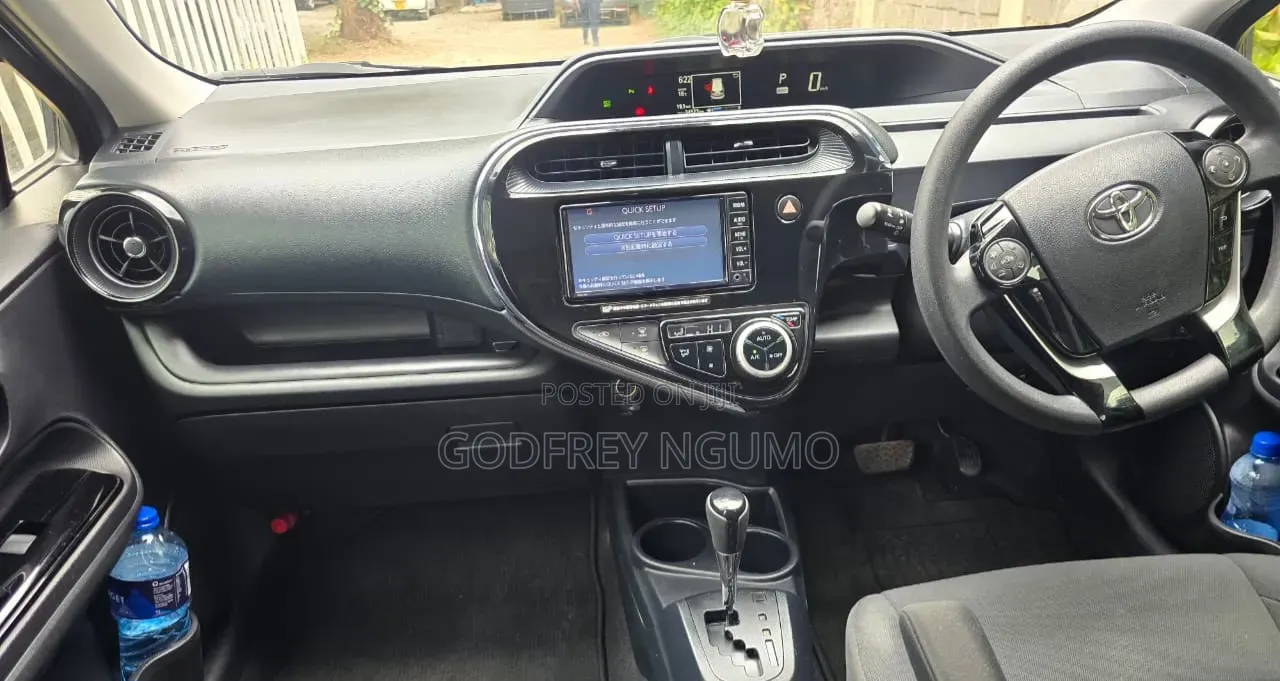 Toyota Aqua 2018 Black