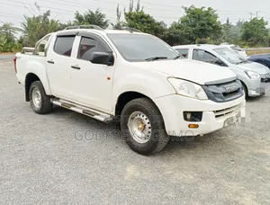 Isuzu D-MAX 2013 White