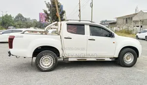 Isuzu D-MAX 2013 White