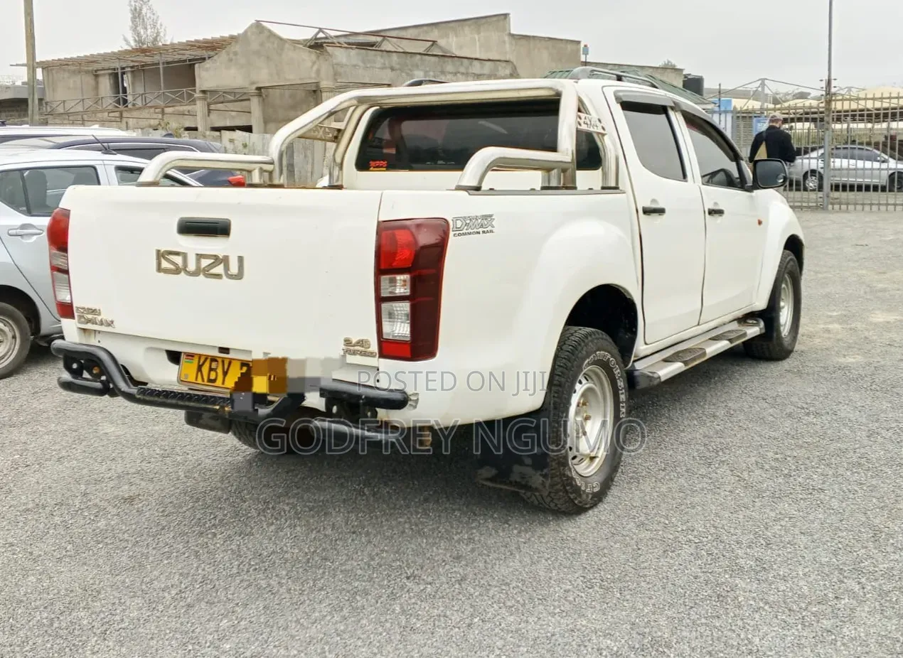 Isuzu D-MAX 2013 White