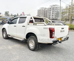 Isuzu D-MAX 2013 White