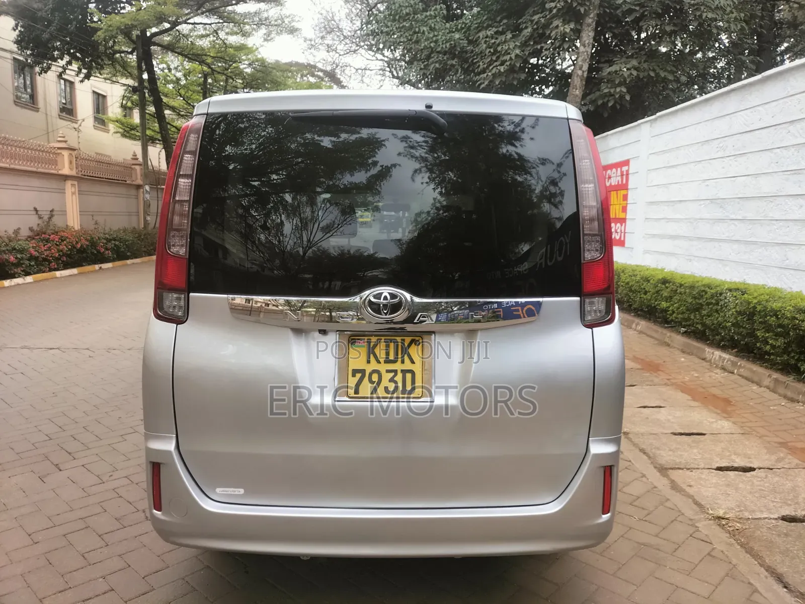 Toyota Noah 2015 Silver