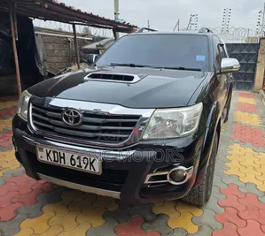 Toyota Hilux 2015 Black