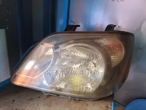 Noah 2005 Xenon Headlight