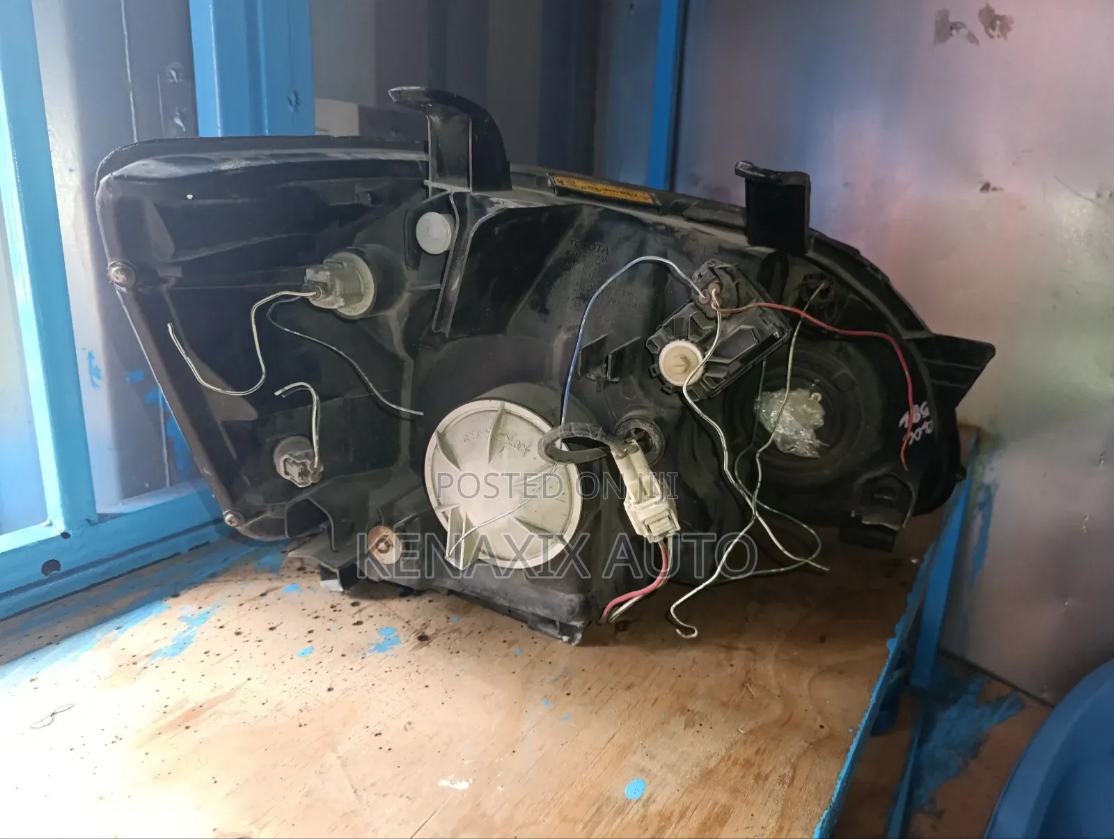 Noah 2005 Xenon Headlight