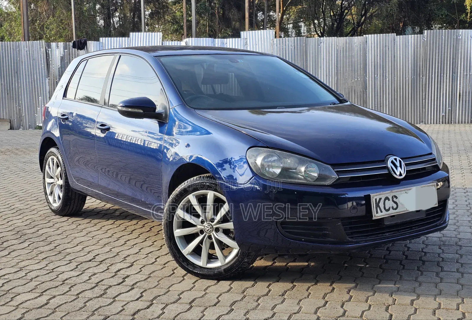 Volkswagen Golf 2011 Blue