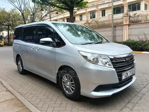 Toyota Noah 2.0 FWD (8 Seater) 2015 Silver