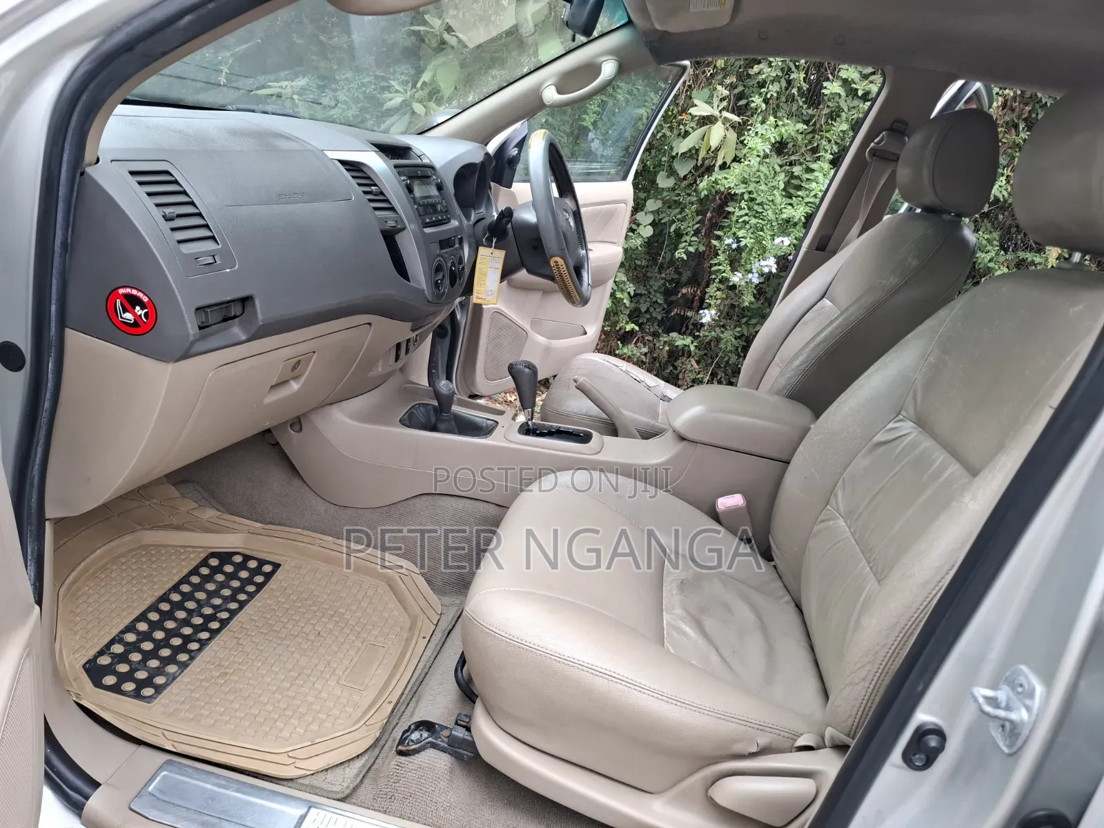 Toyota Hilux 2010 Silver