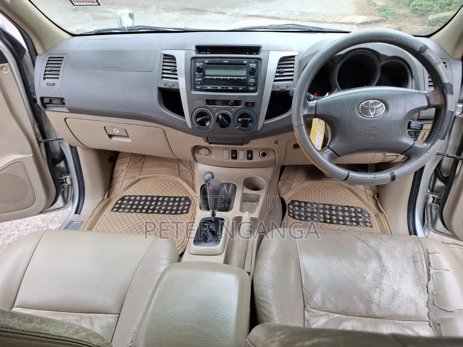Toyota Hilux 2010 Silver
