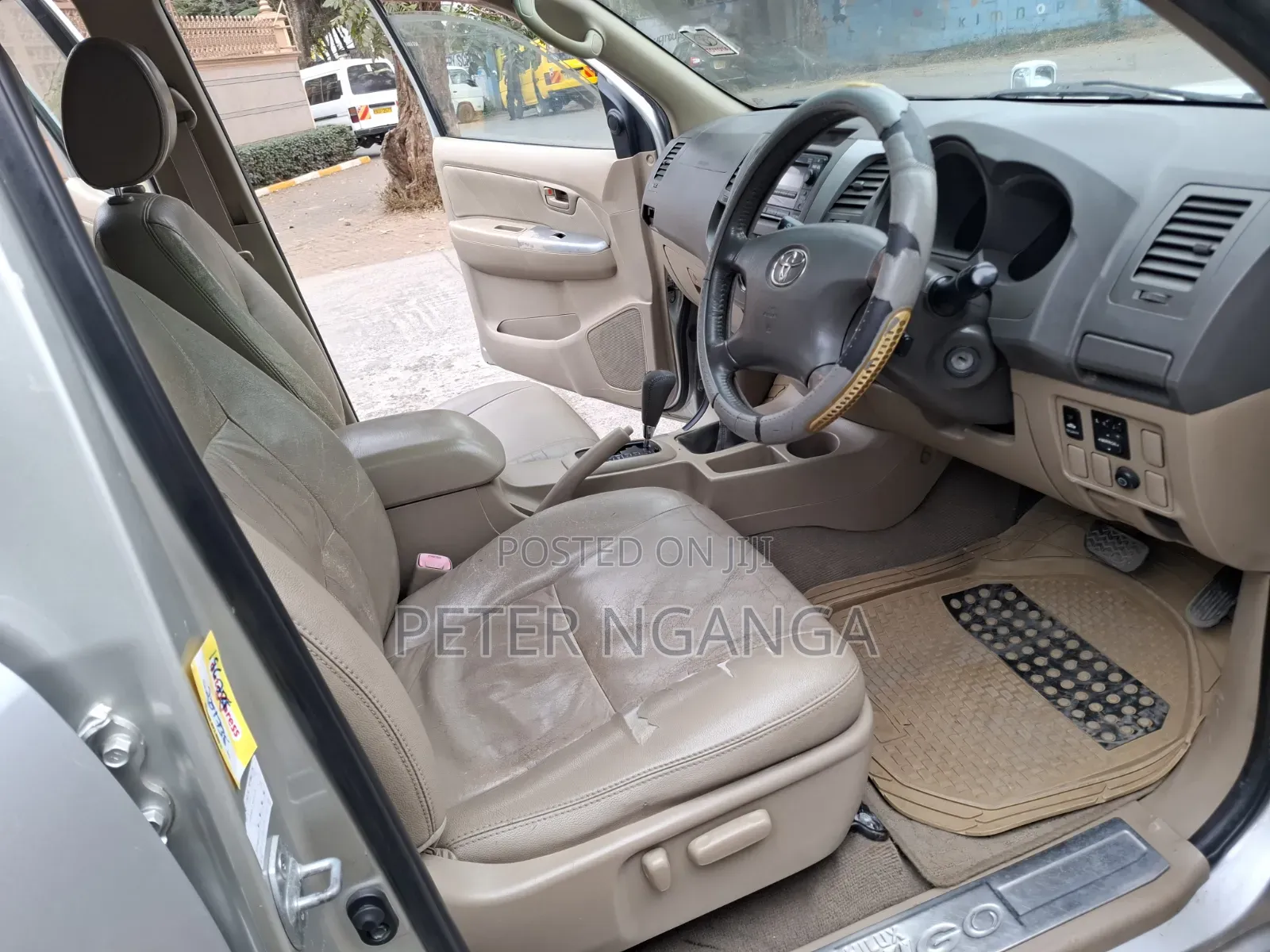 Toyota Hilux 2010 Silver