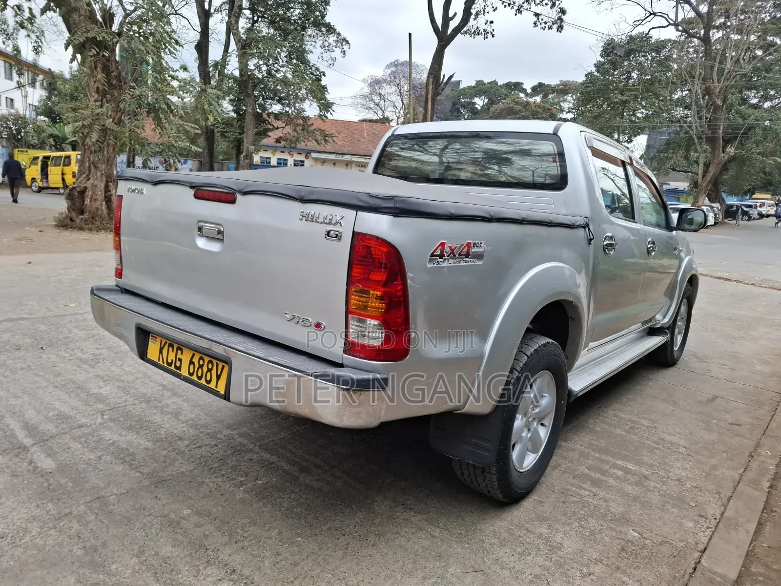 Toyota Hilux 2010 Silver