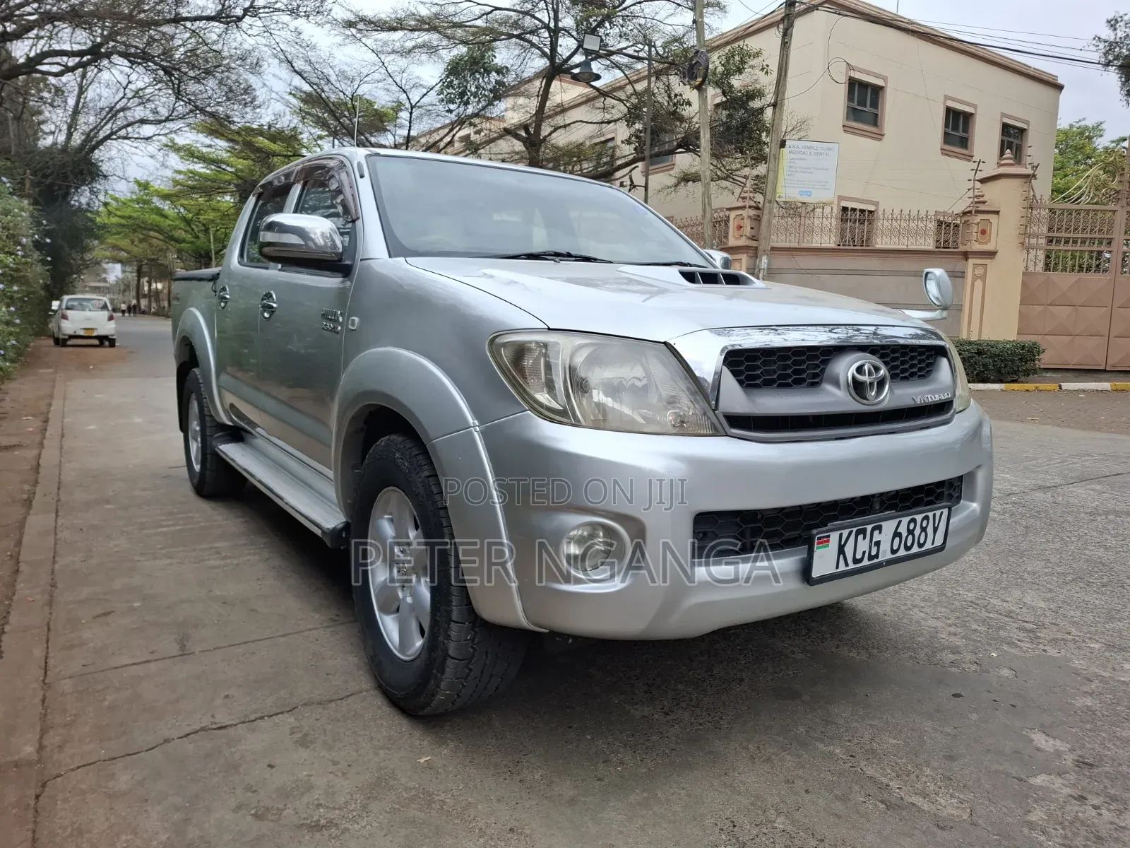 Toyota Hilux 2010 Silver