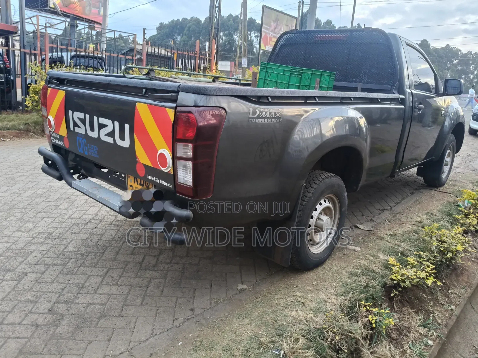 Isuzu D-MAX 2024 Gray