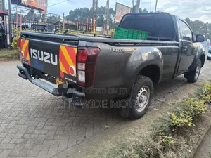Isuzu D-MAX 2024 Gray