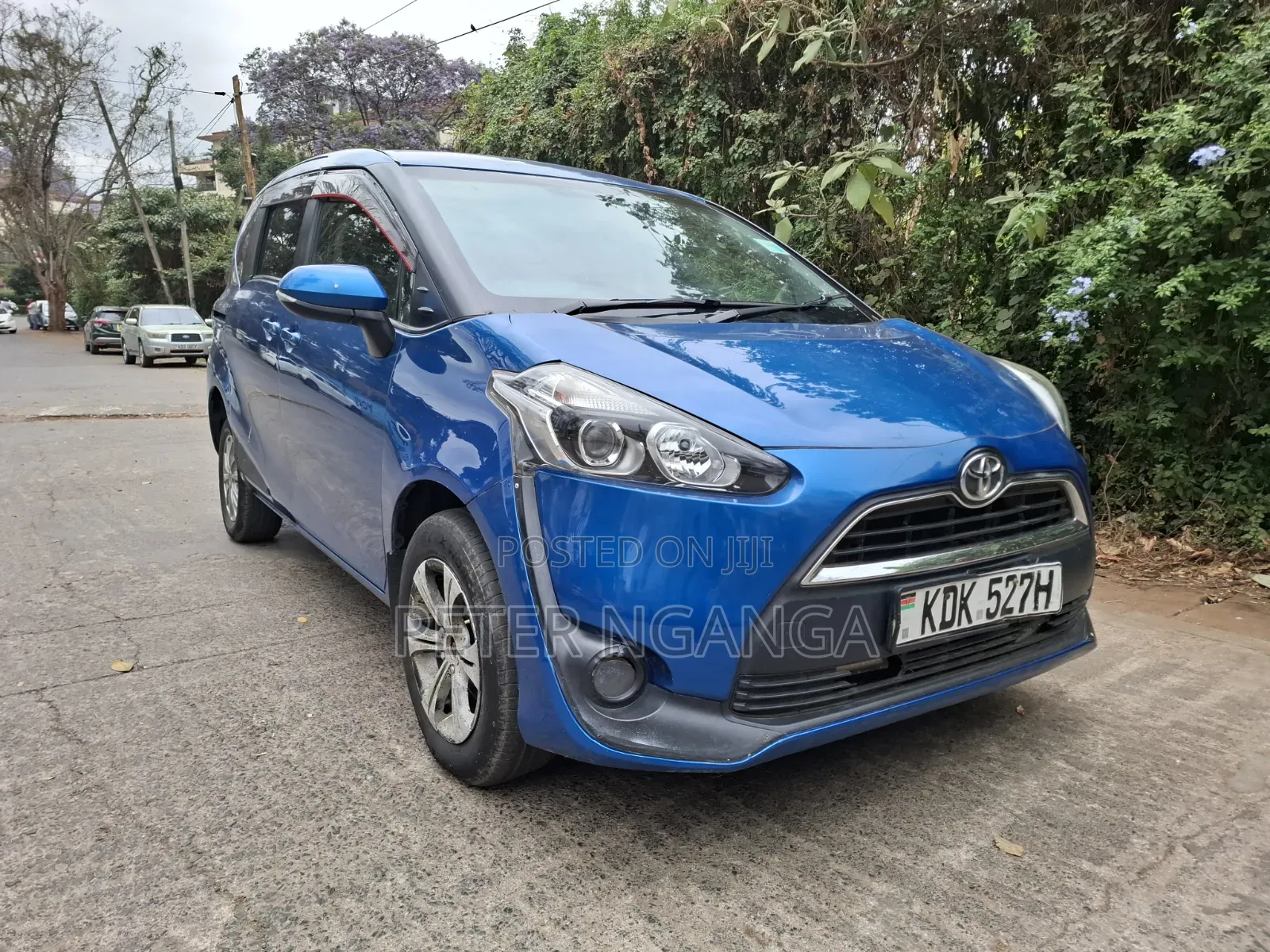 Toyota Sienta 1.5 FWD (6-seater) 2015 Blue