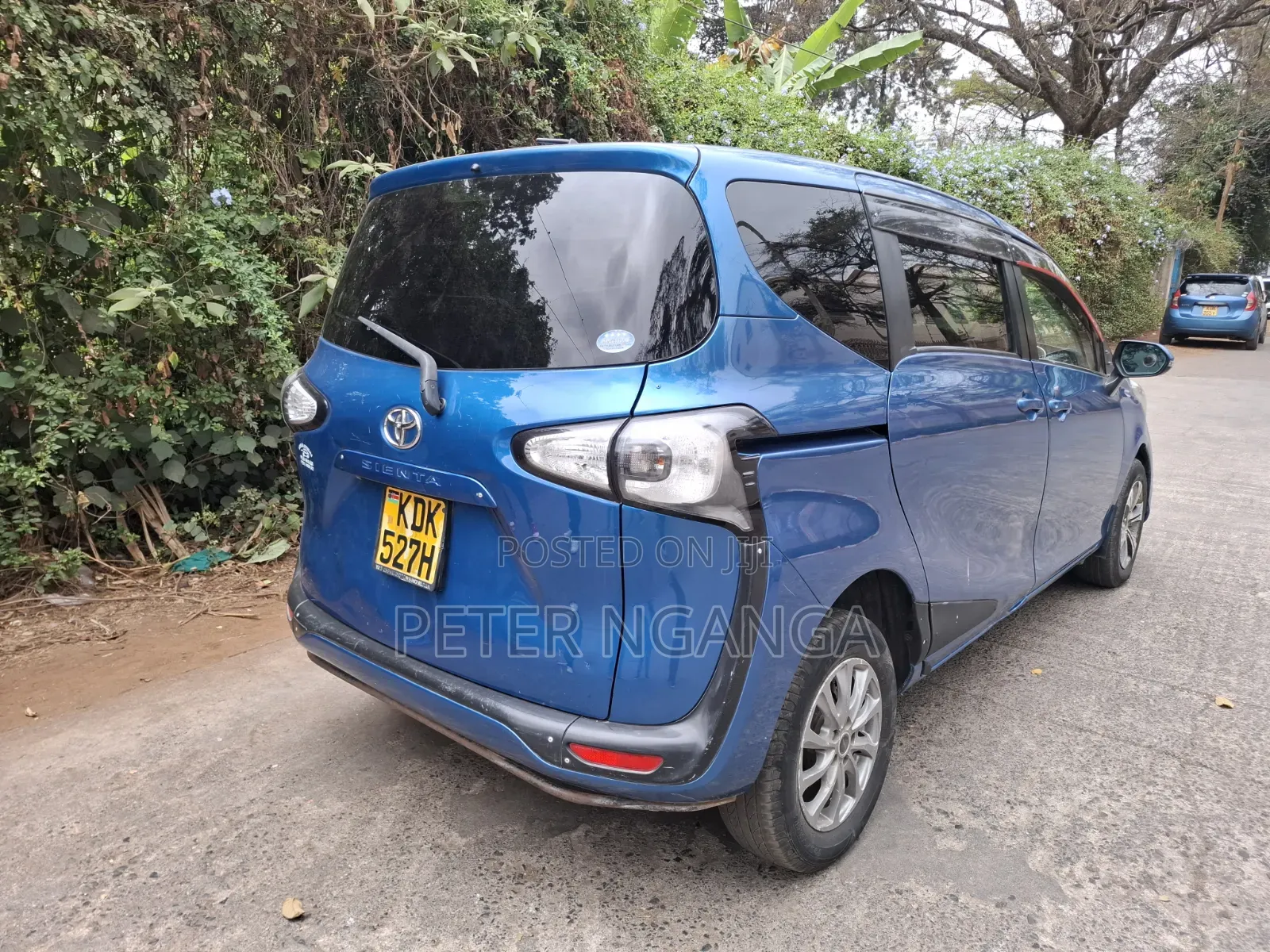 Toyota Sienta 1.5 FWD (6-seater) 2015 Blue