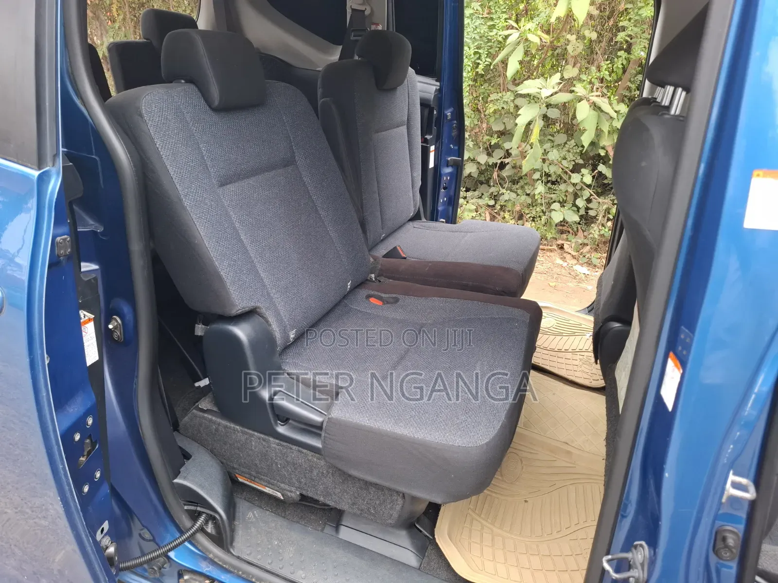 Toyota Sienta 1.5 FWD (6-seater) 2015 Blue