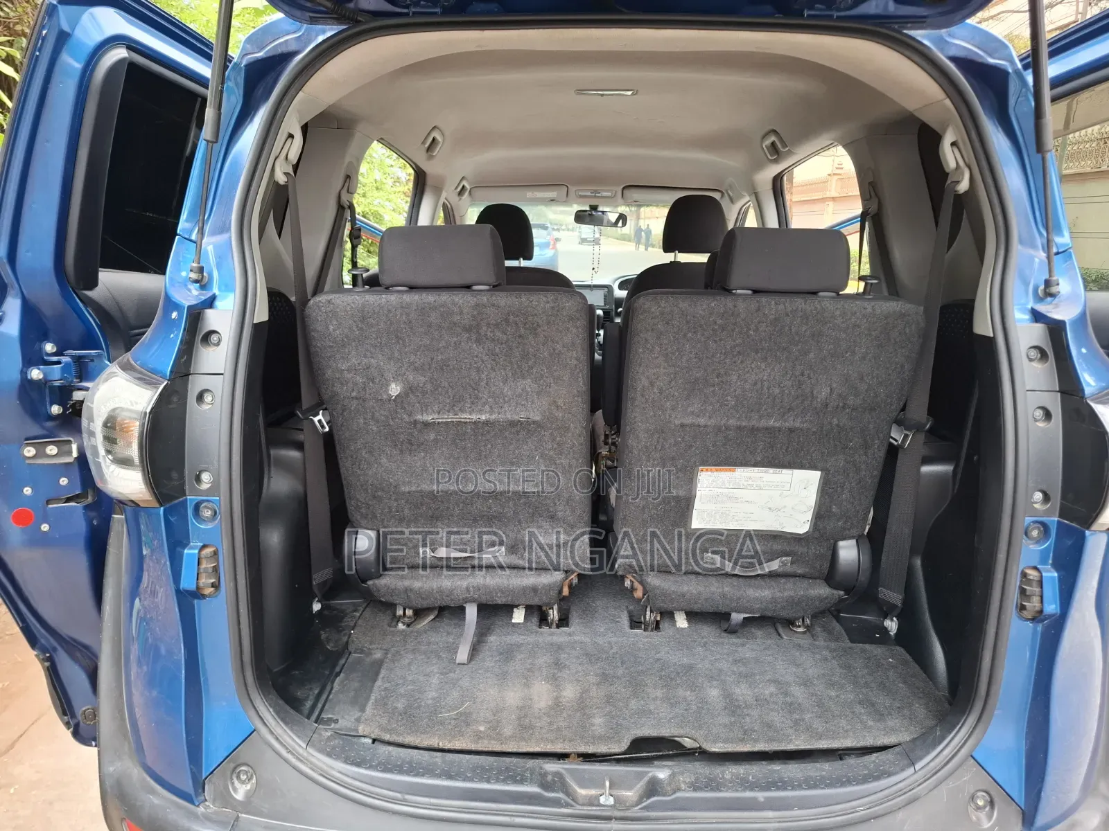 Toyota Sienta 1.5 FWD (6-seater) 2015 Blue