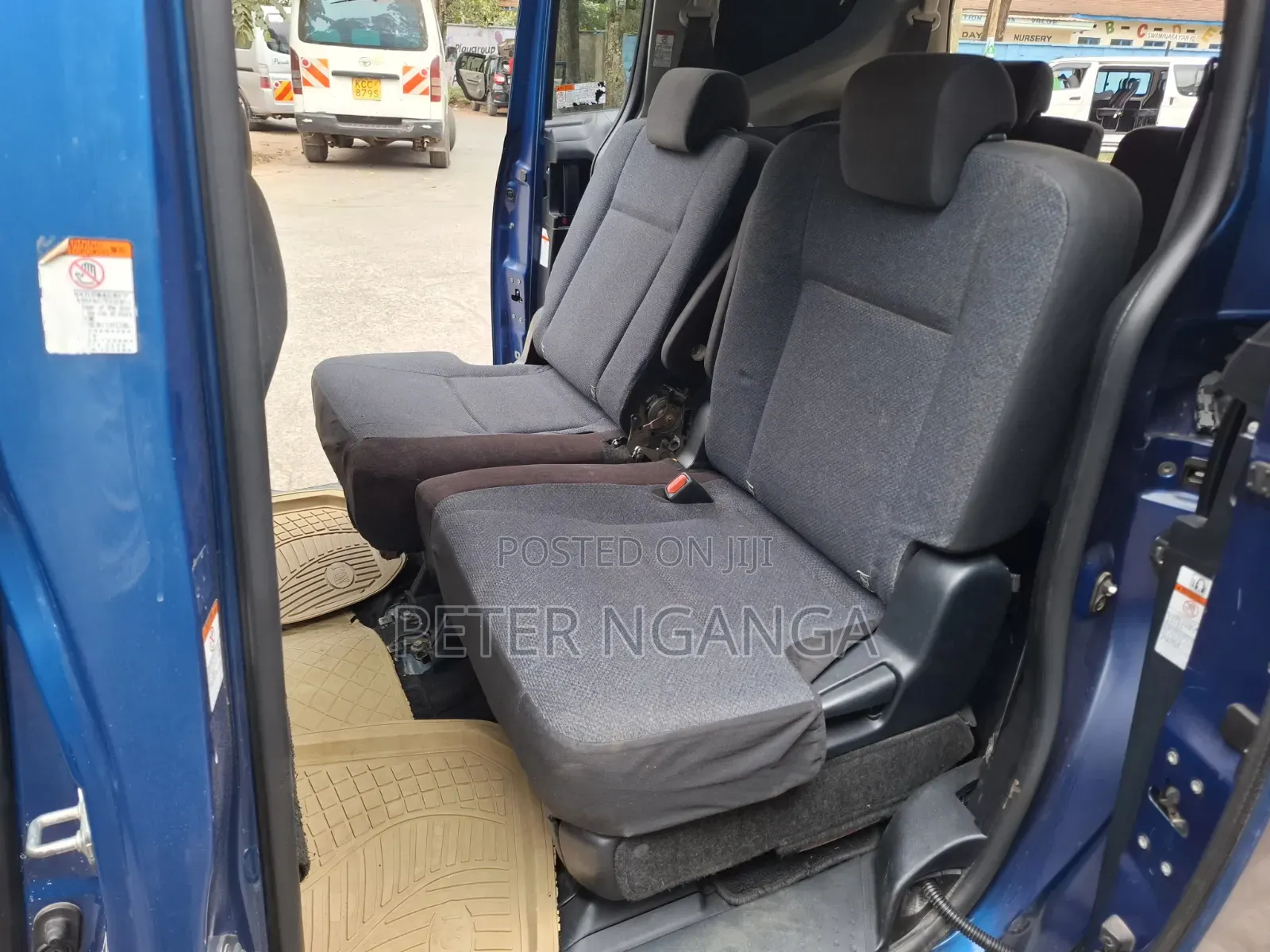 Toyota Sienta 1.5 FWD (6-seater) 2015 Blue