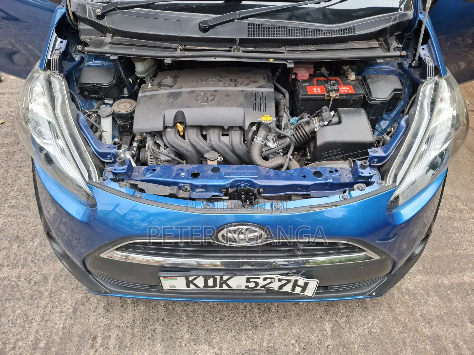 Toyota Sienta 1.5 FWD (6-seater) 2015 Blue