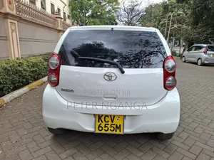 Toyota Passo 1.0 FWD 2012 White