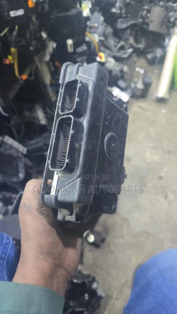 Honda Fit Engine Computer ECU - thumbnail 2