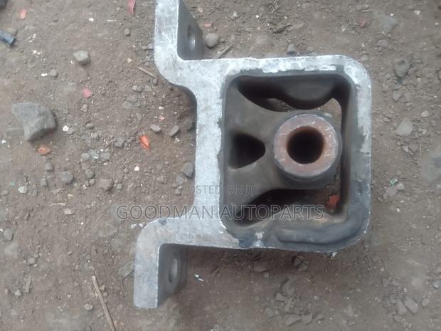 Honda Step Wagon Battery Mounting - thumbnail 2