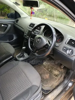 Volkswagen Polo 2015 Black