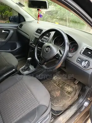 Volkswagen Polo 2015 Black
