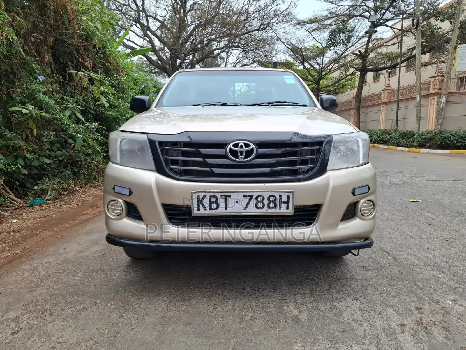 Toyota Hilux 2.5 D-4D SRX 2012 Gold