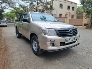 Toyota Hilux 2.5 D-4D SRX 2012 Gold
