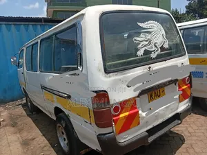 Toyota HiAce 1998 White