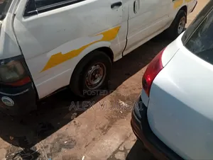 Toyota HiAce 1998 White
