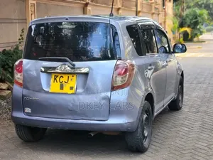 Toyota Ractis 2010 Silver