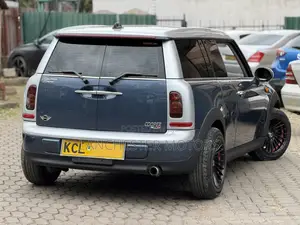 Mini Cooper 2010 Blue